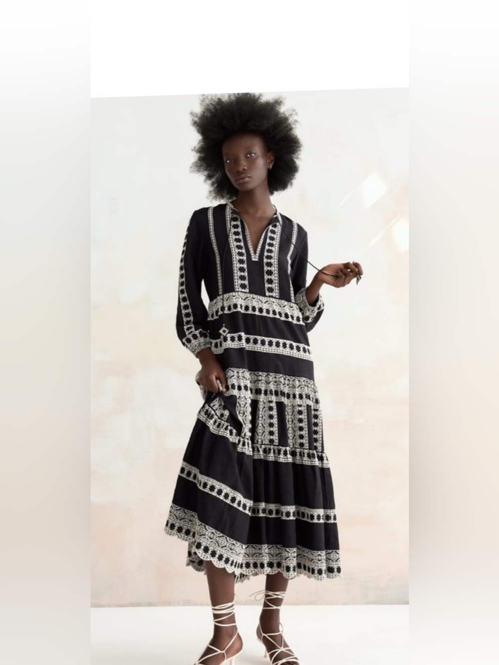 Zara black and white embroidered
Midi Boho flowy dress